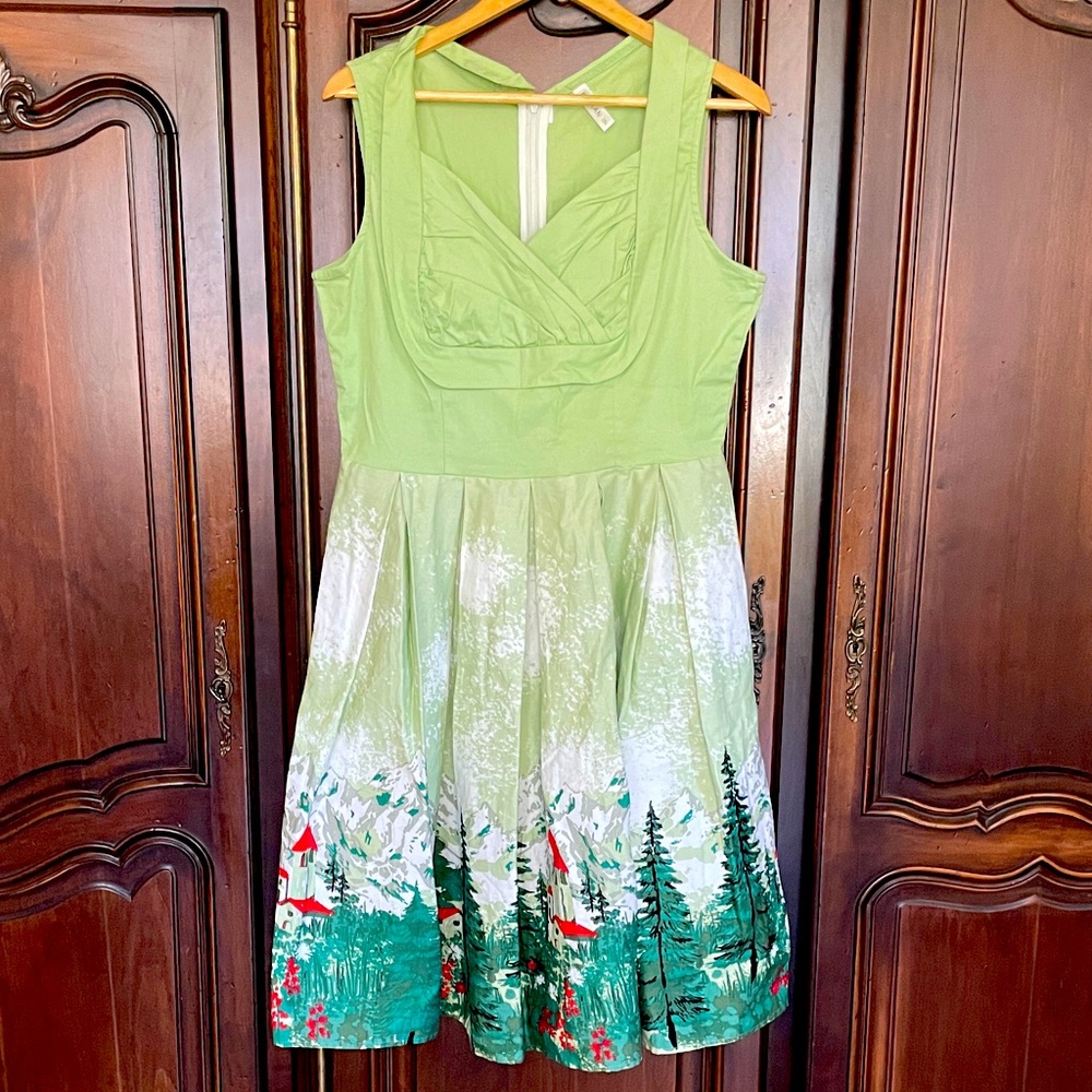 Green and White Sleeveless Dress size 2 XL